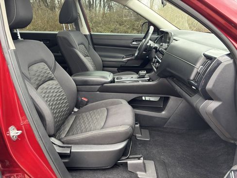 Used 2022 Nissan Pathfinder SV w/ SV Premium Package image 28