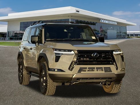 Used 2025 Lexus GX 550 image 2