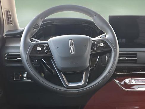 Used 2025 Lincoln Corsair Grand Touring w/ Equipment Group 301A image 15