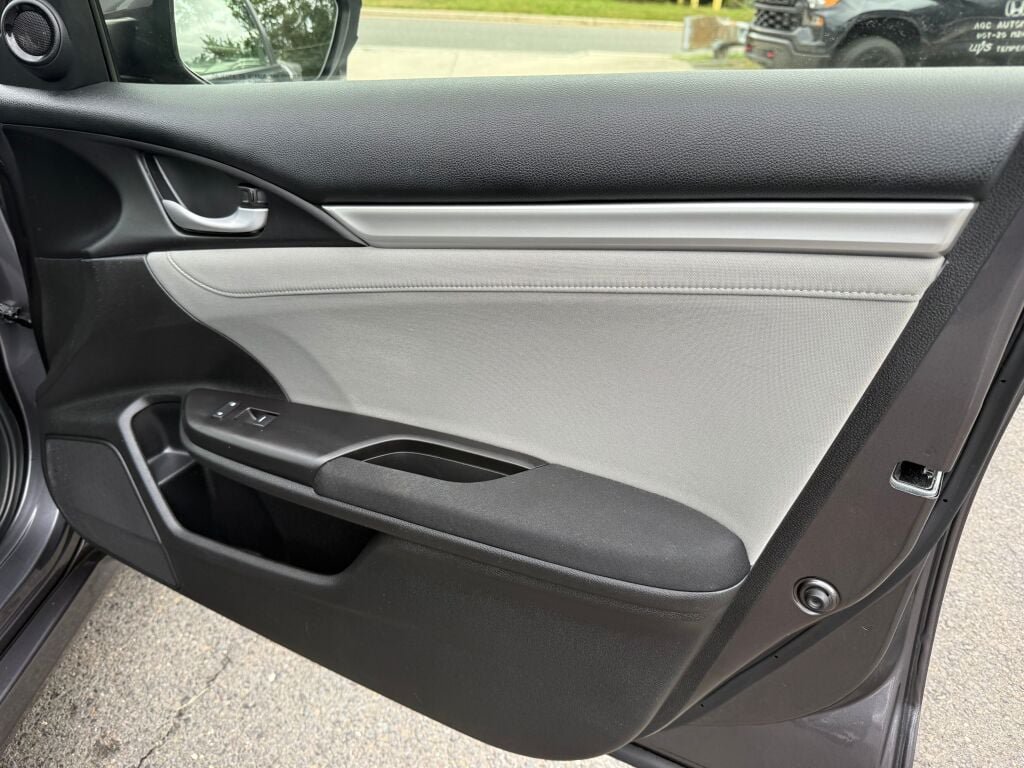 Used 2019 Honda Civic EX image 27