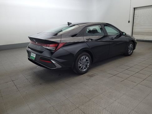Used 2024 Hyundai Elantra SEL FWD image 10