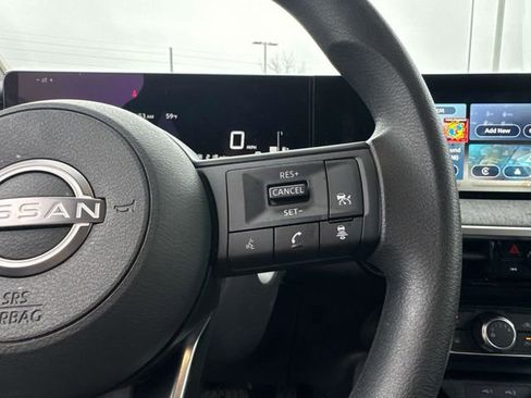 Used 2025 Nissan Kicks SV w/ Charging Package image 29
