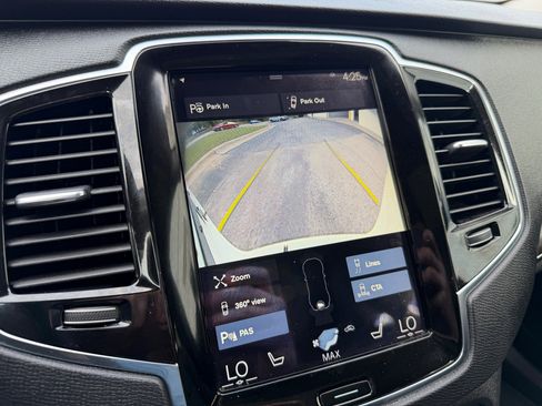 Used 2017 Volvo XC90 T6 Momentum w/ Vision Package image 17