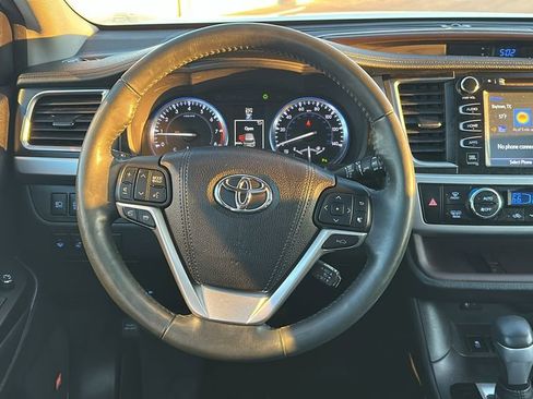 Used 2016 Toyota Highlander Limited image 23