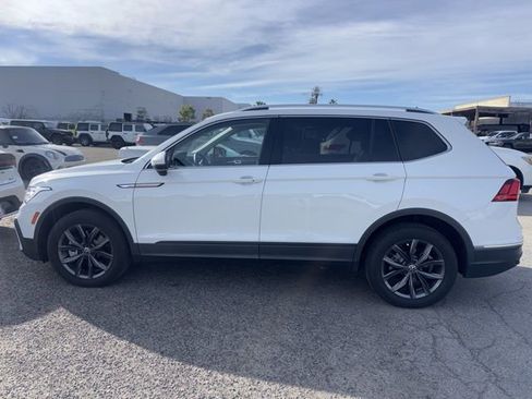 Used 2022 Volkswagen Tiguan SE image 8