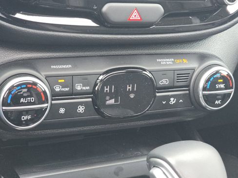 Used 2025 Kia Soul GT-Line image 33