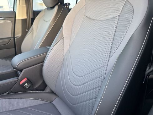 New 2026 Volkswagen Tiguan SE AWD/4WD image 9