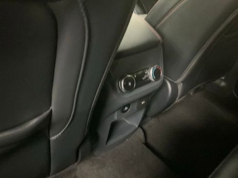 Used 2025 Ford Explorer ST-Line w/ ST-Line Street Pack image 16