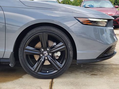 Used 2024 Honda Accord Sport image 10