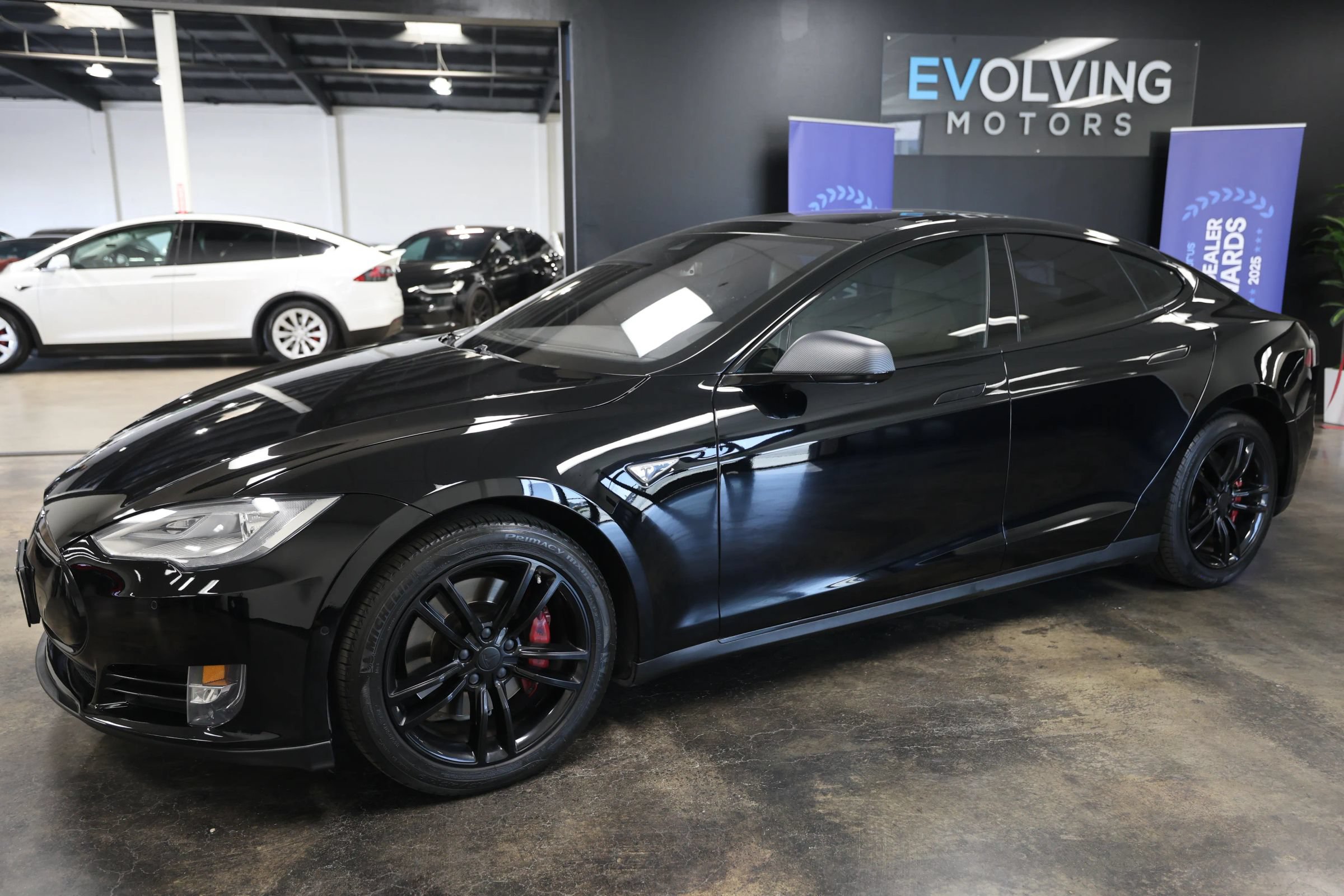 Used 2015 Tesla Model S 85 RWD image 5