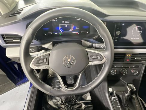Used 2022 Volkswagen Taos SE image 11