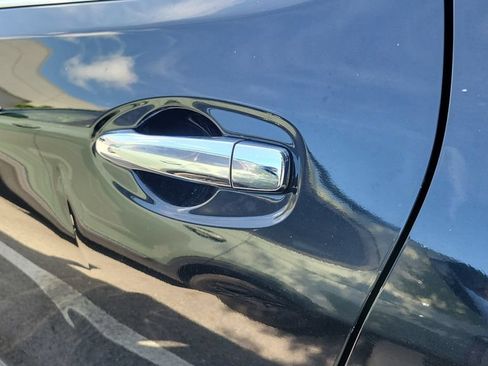 Used 2018 Nissan Rogue SV FWD image 11