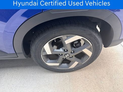 Certified 2025 Hyundai Venue SEL FWD image 11