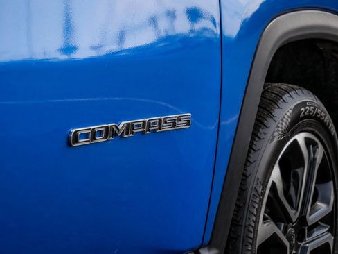 Used 2022 Jeep Compass Limited image 10