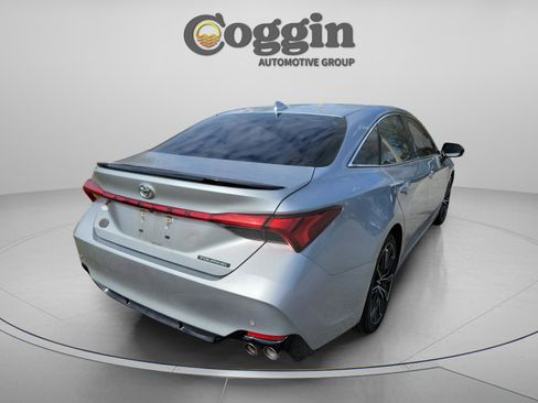 Used 2022 Toyota Avalon Touring image 8