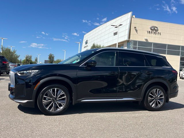 Certified 2026 INFINITI QX60 Luxe w/ Cargo Package FWD image 2