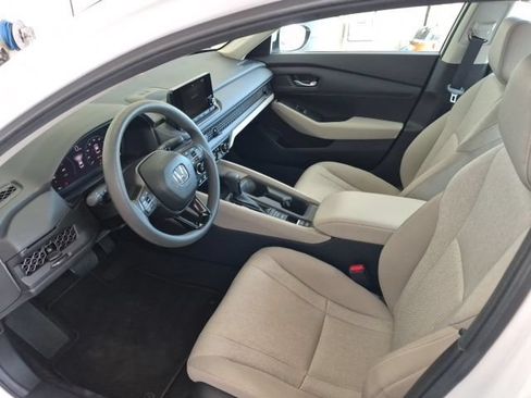 Certified 2025 Honda Accord LX image 17
