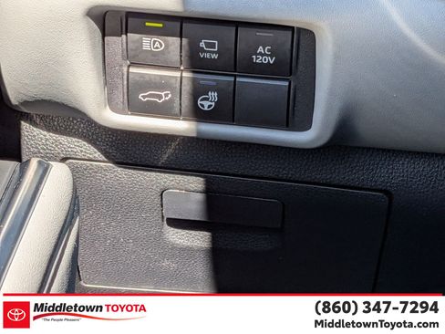 Used 2023 Toyota Highlander Platinum AWD/4WD image 18
