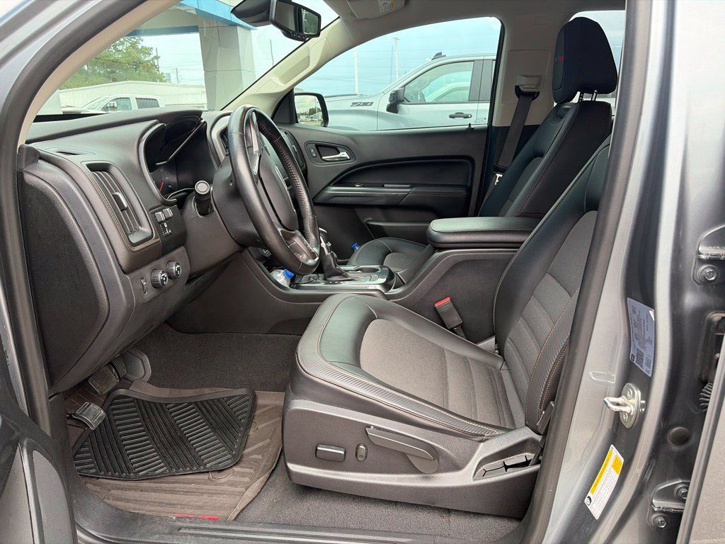 Used 2022 GMC Canyon AT4 w/ Driver Alert Package AWD/4WD image 6