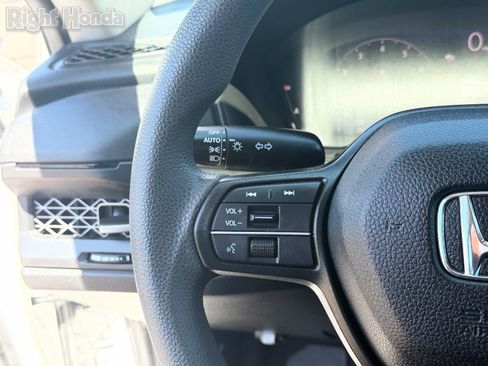 Certified 2023 Honda Accord EX image 22