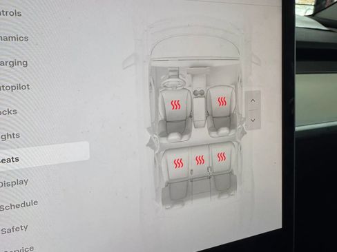 Used 2024 Tesla Model Y Long Range image 30