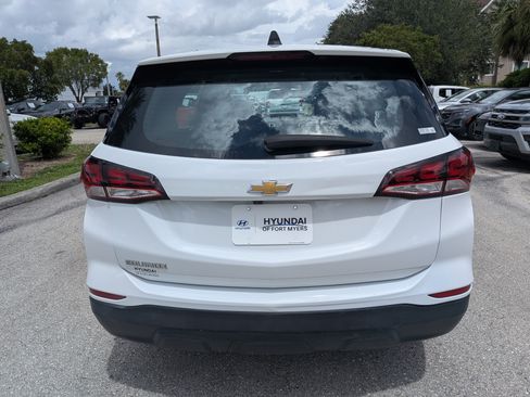 Used 2022 Chevrolet Equinox LS FWD image 5