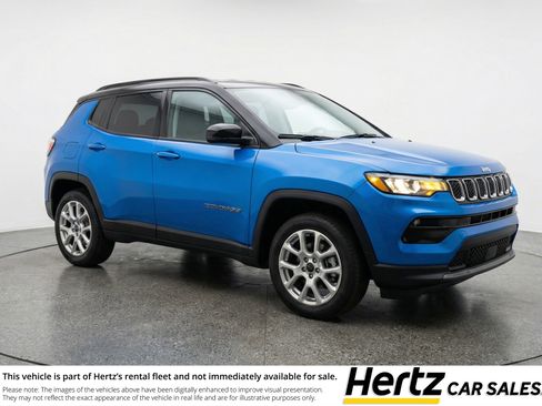 Used 2025 Jeep Compass Limited image 1