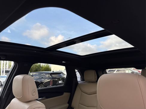 Used 2019 Cadillac XT5 Premium Luxury FWD image 32