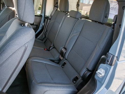 Used 2024 Jeep Gladiator Sport image 8