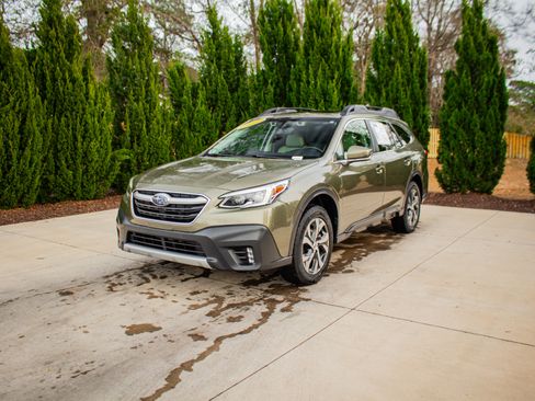 Used 2022 Subaru Outback Limited image 5