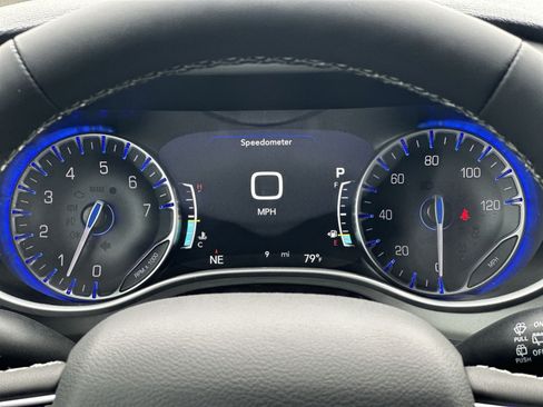 New 2027 Chrysler Pacifica Select FWD image 31