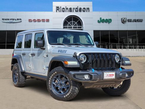 Used 2023 Jeep Wrangler Unlimited w/ Sun & Screen Package AWD/4WD image 1