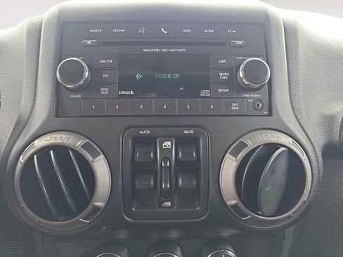 Used 2015 Jeep Wrangler Unlimited Sport w/ Quick Order Package 24S AWD/4WD image 23