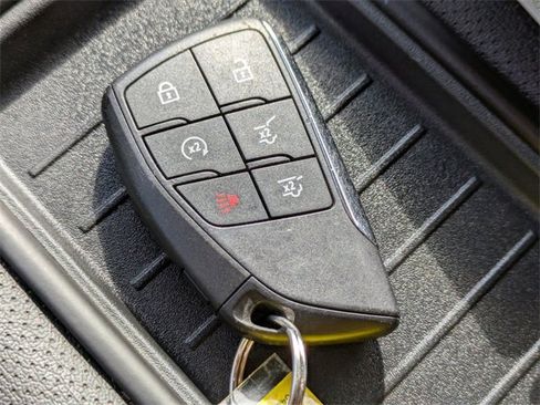 Used 2023 Chevrolet Suburban Premier image 35