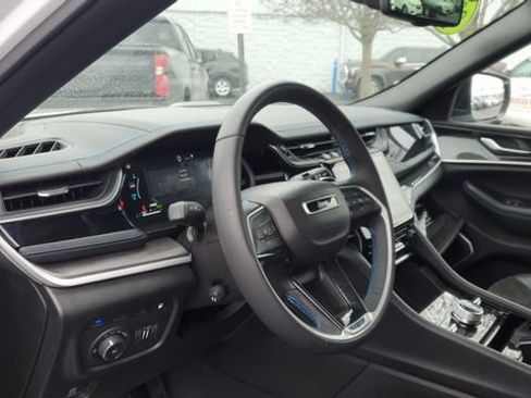 Certified 2022 Jeep Grand Cherokee Trailhawk w/ Advanced Protech Group II image 12