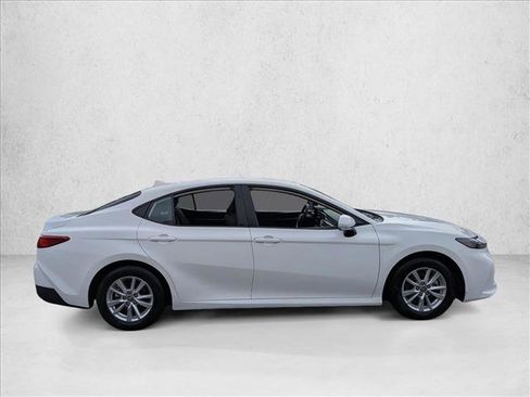 Used 2025 Toyota Camry LE FWD image 4