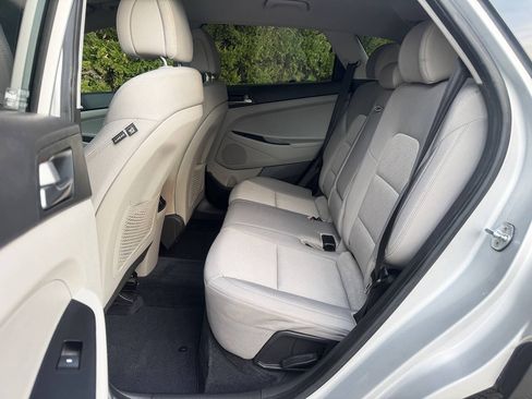Used 2017 Hyundai Tucson Sport FWD image 11