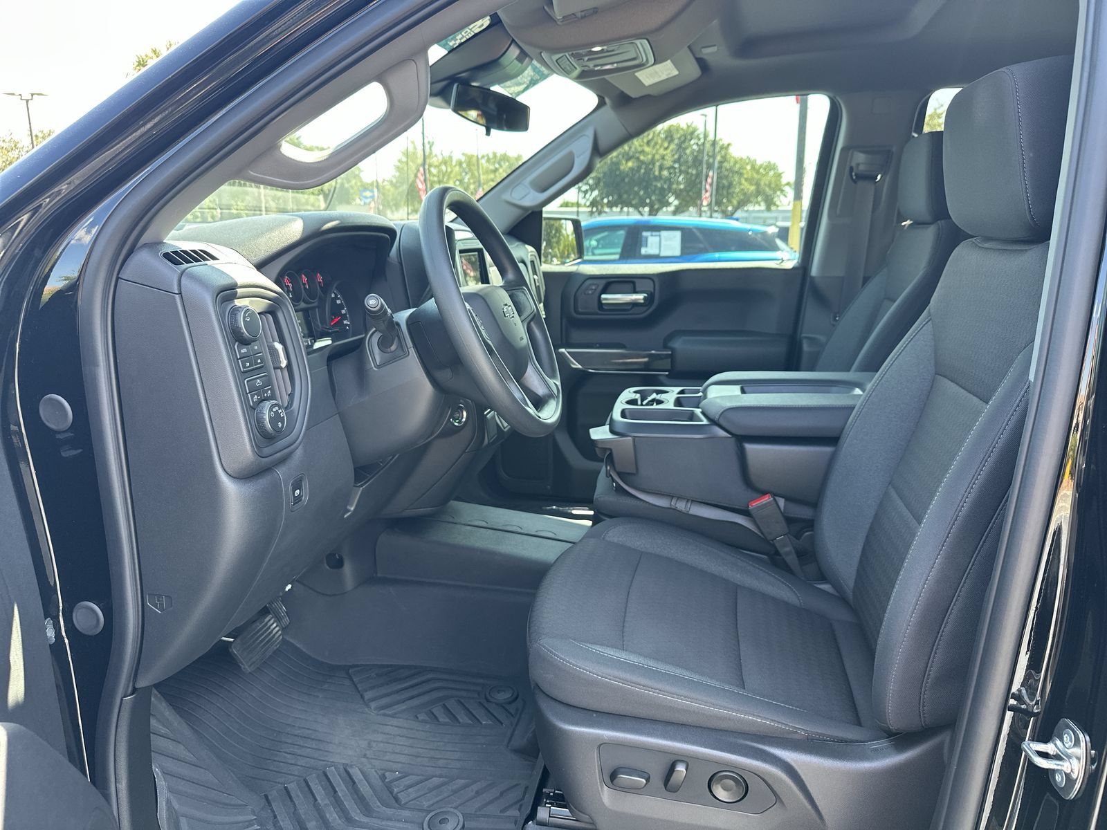 Used 2026 Chevrolet Silverado 1500 Custom Trail Boss w/ Midnight Edition AWD/4WD image 16
