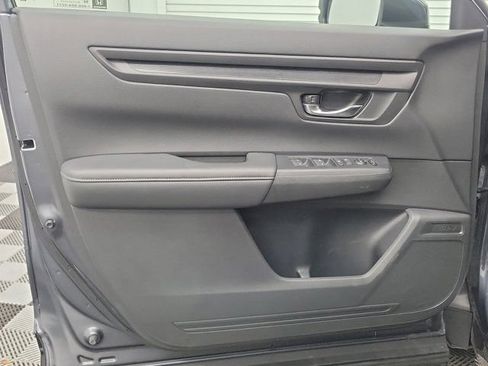 Used 2025 Honda CR-V LX image 18