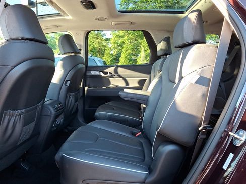 Used 2023 Hyundai Palisade Limited FWD image 10