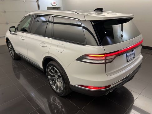 Used 2025 Lincoln Aviator Reserve image 4