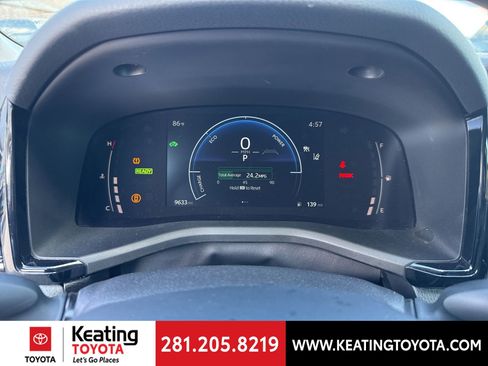 Used 2025 Toyota Camry LE w/ Convenience Package image 17