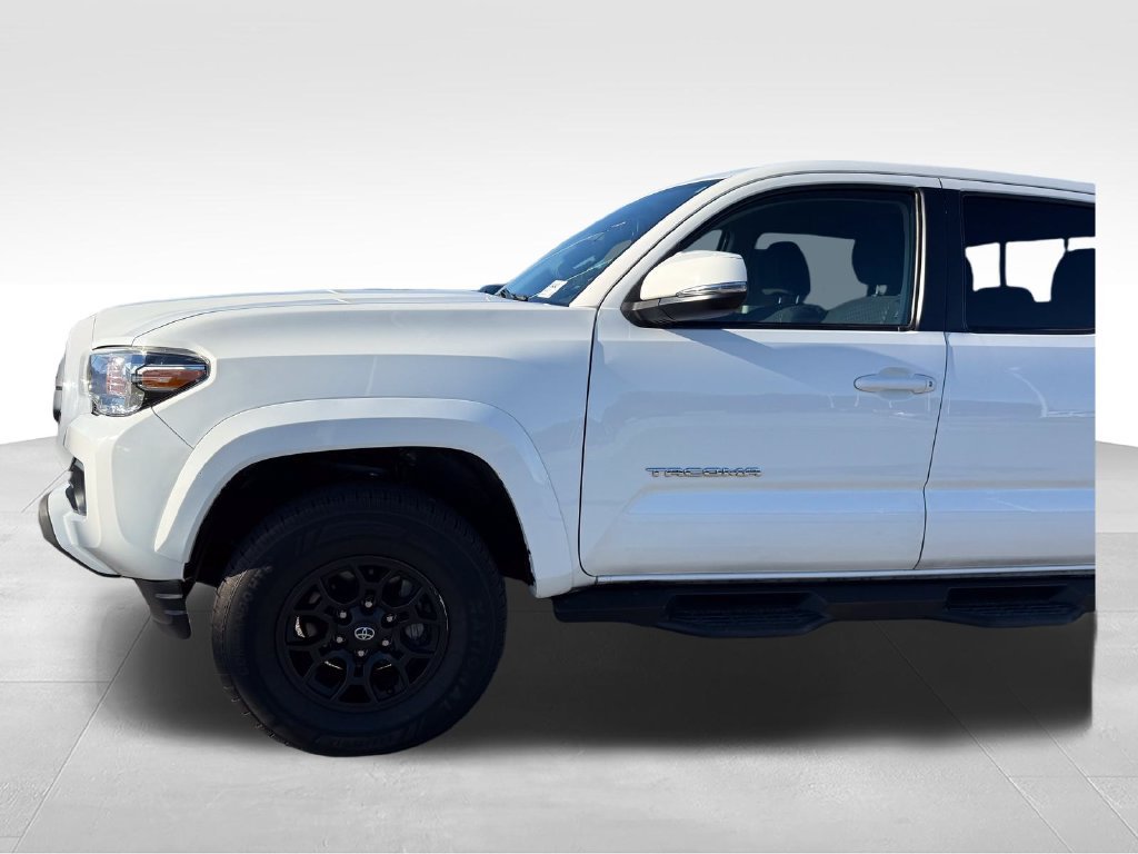Used 2022 Toyota Tacoma SR5 w/ Technology Package RWD image 24