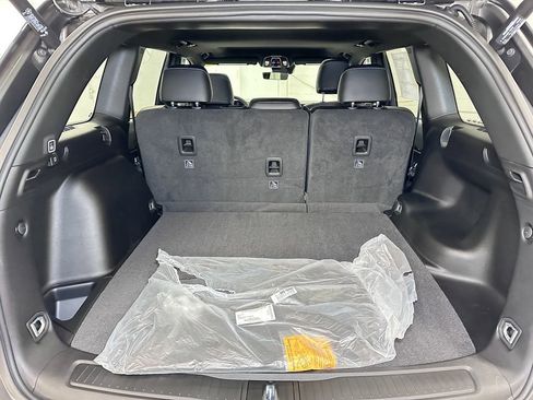 New 2025 Jeep Grand Cherokee Laredo image 13