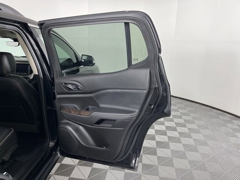 Used 2021 GMC Acadia Denali w/ Denali Ultimate Package image 45