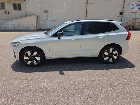 Used 2025 Volvo XC60 T8 Plus w/ Protection Package Premier AWD/4WD image 3