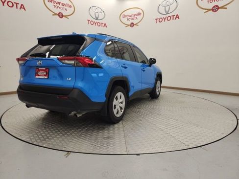 Used 2019 Toyota RAV4 LE image 8