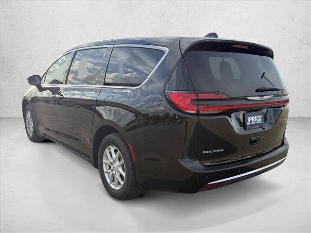 Used 2026 Chrysler Pacifica Select FWD image 5