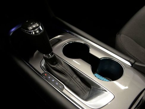 Used 2018 Chevrolet Malibu LT image 25