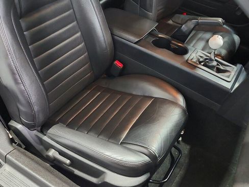 Used 2007 Ford Mustang Shelby GT500 RWD image 26